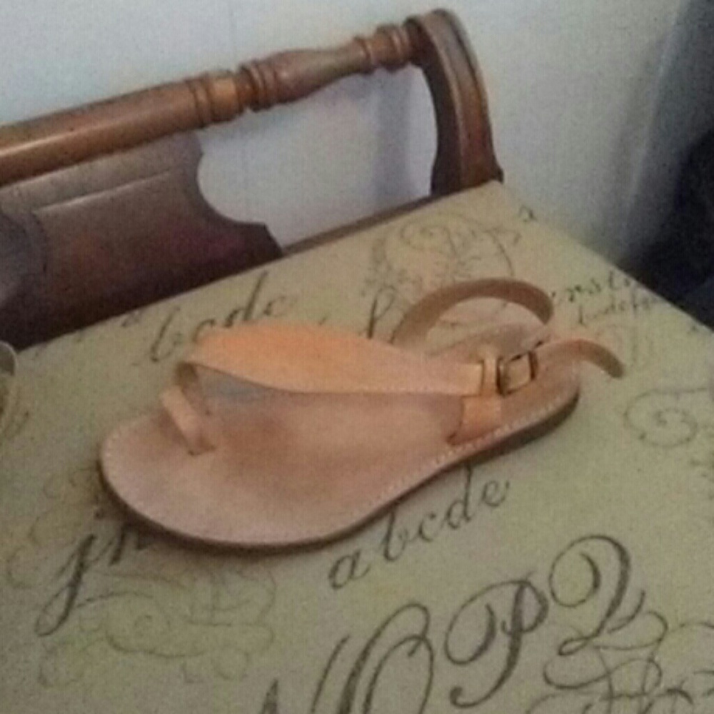 Tan sandles